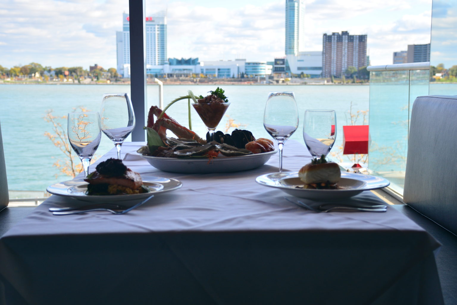 5 Ways to Enjoy the Detroit Riverfront 5 Ways to Enjoy the Detroit